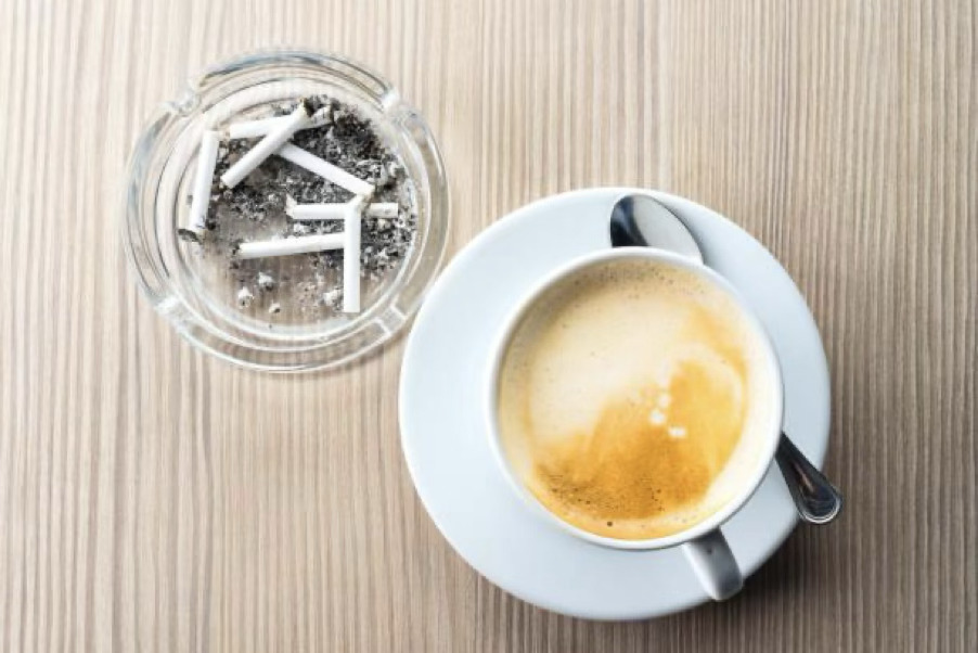 口臭の主な原因と、口腔以外の影響